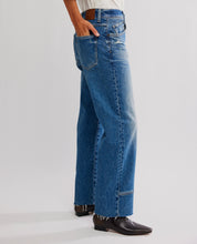 Load image into Gallery viewer, Risk Taker Mid-Rise Straight Leg Jean in Chance
