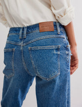 Load image into Gallery viewer, Risk Taker Mid-Rise Straight Leg Jean in Chance
