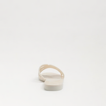 Load image into Gallery viewer, Bay Jelly Slide Sandal in Modern Ivory
