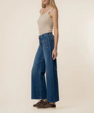 Load image into Gallery viewer, Meg High Rise Front Patch Pockets in Resolution Wash
