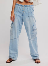 Load image into Gallery viewer, Wallflower Pull On in Victoria
