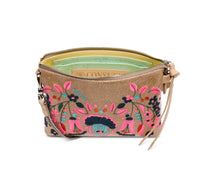 Load image into Gallery viewer, Lyla Midtown Crossbody
