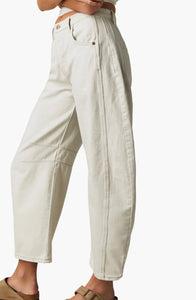 Good Luck Mid Rise Barrel Jean in Milk