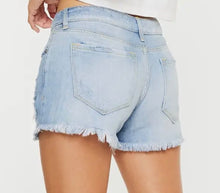 Load image into Gallery viewer, Mid Rise Boyfriend Fit Shorts in Light Wash
