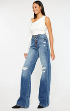 Load image into Gallery viewer, Ultra High Rise 90’s Flare Jean
