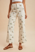 Load image into Gallery viewer, Mallard Printed Wide Leg Cropped Pant in Ivory
