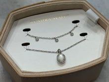 Load image into Gallery viewer, Daphne &amp; Amelia Jewelry Box Gift Set in Silver &amp; White Mix
