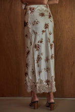 Load image into Gallery viewer, Woven Satin Floral Print Midi Skirt in Cream
