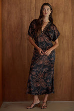 Load image into Gallery viewer, Woven Floral Print Short Sleeve Midi Dress in Black
