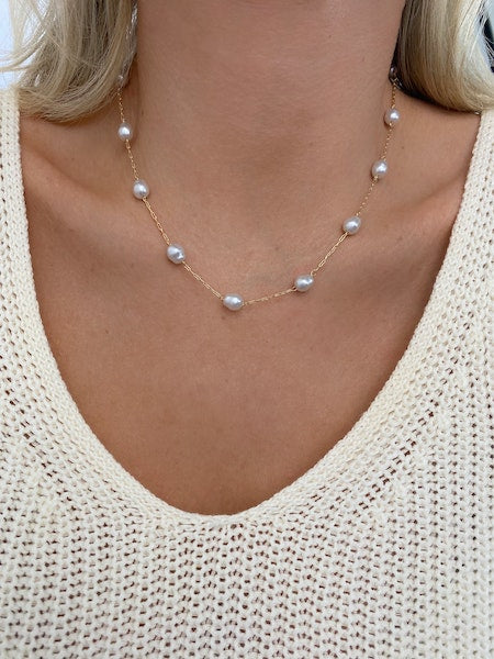 Catch Waves Pearl Necklace